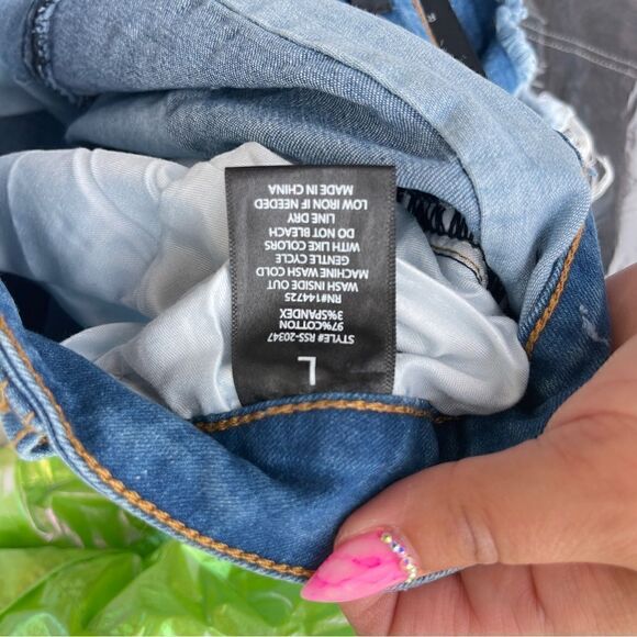 NWT Dolls soul happy patchwork high waisted denim shorts Sz L - Picture 5 of 7